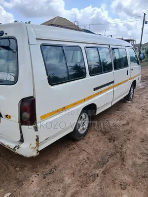 Hyundai H-100 2001 White
