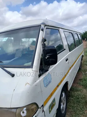Hyundai H-100 2001 White
