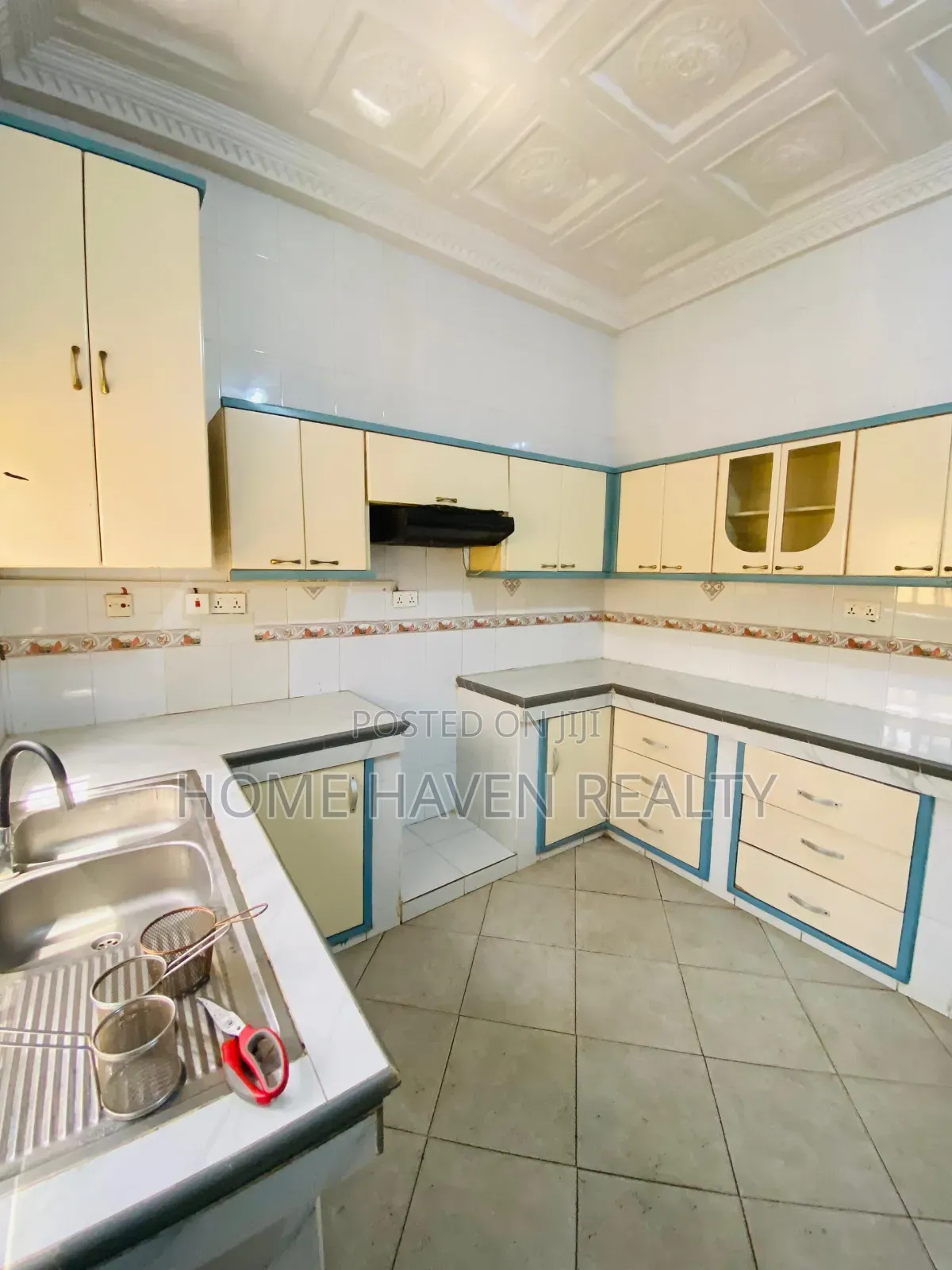 5bdrm House in Achimota Petroleum, Mile 7 for rent