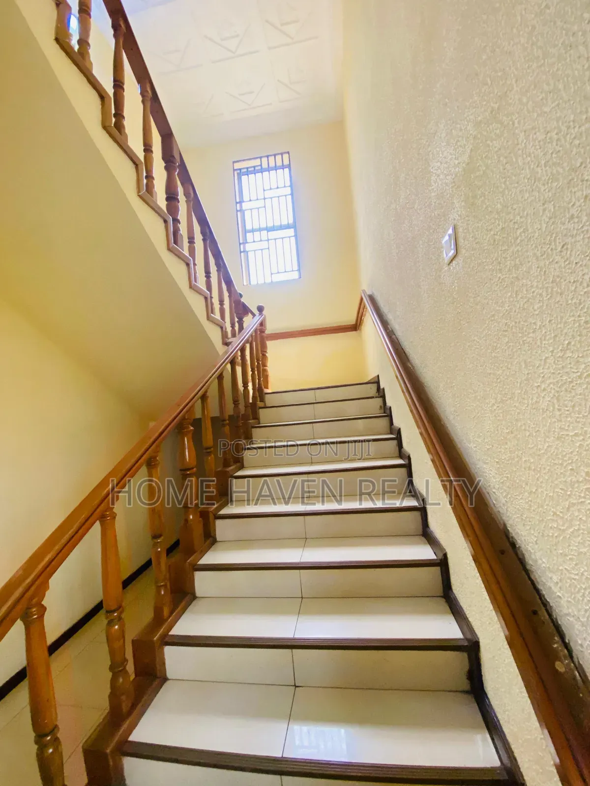5bdrm House in Achimota Petroleum, Mile 7 for rent