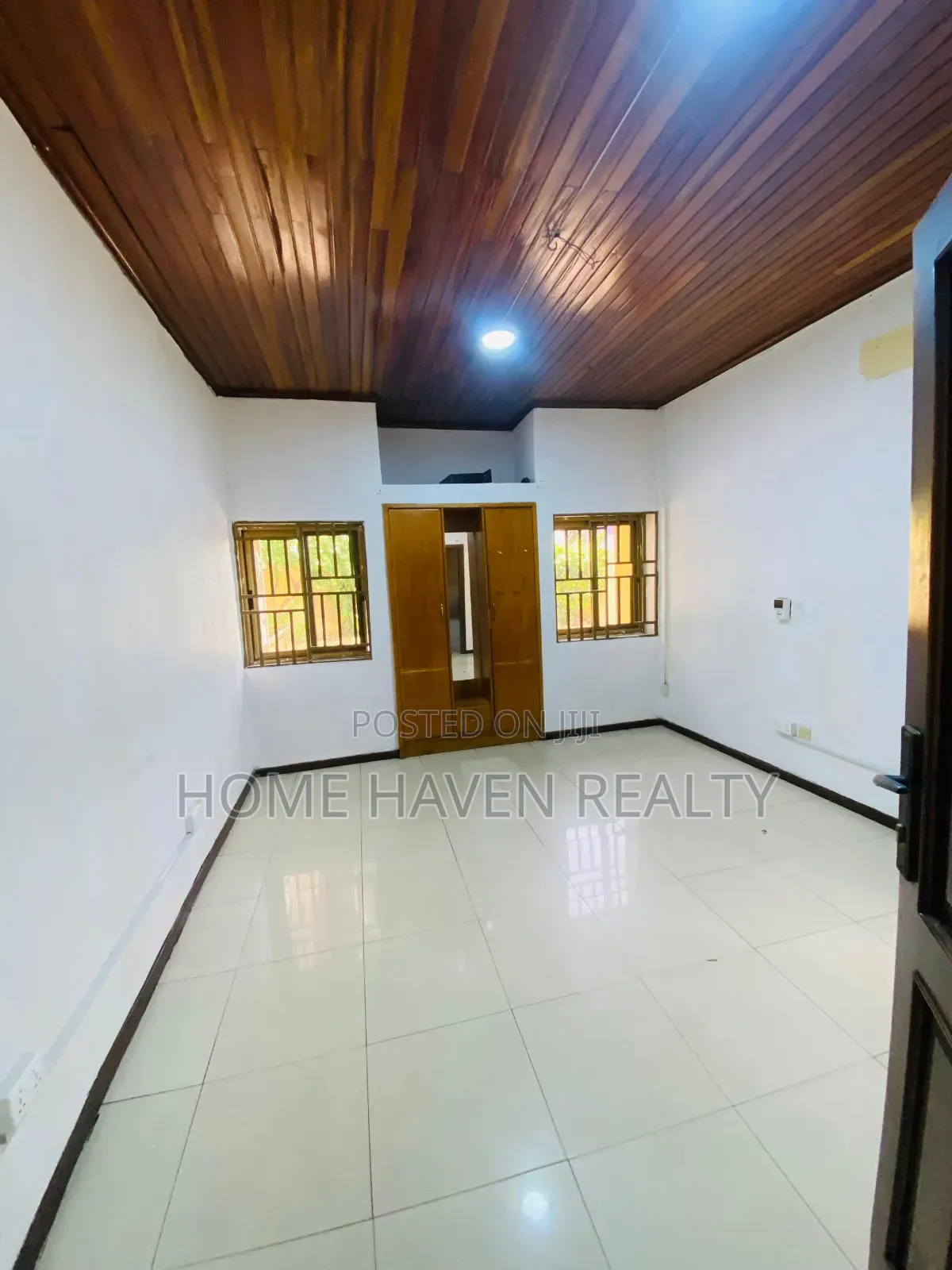 5bdrm House in Achimota Petroleum, Mile 7 for rent