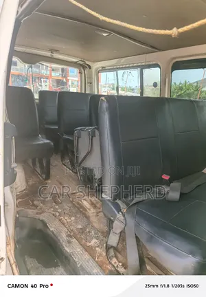 Toyota HiAce 2016 White