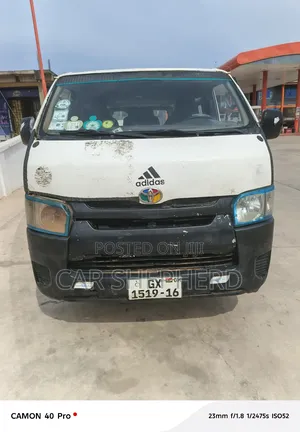 Toyota HiAce 2016 White