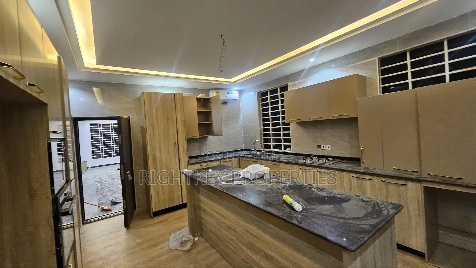 5bdrm House in Rightkey, Kumasi Metropolitan for sale