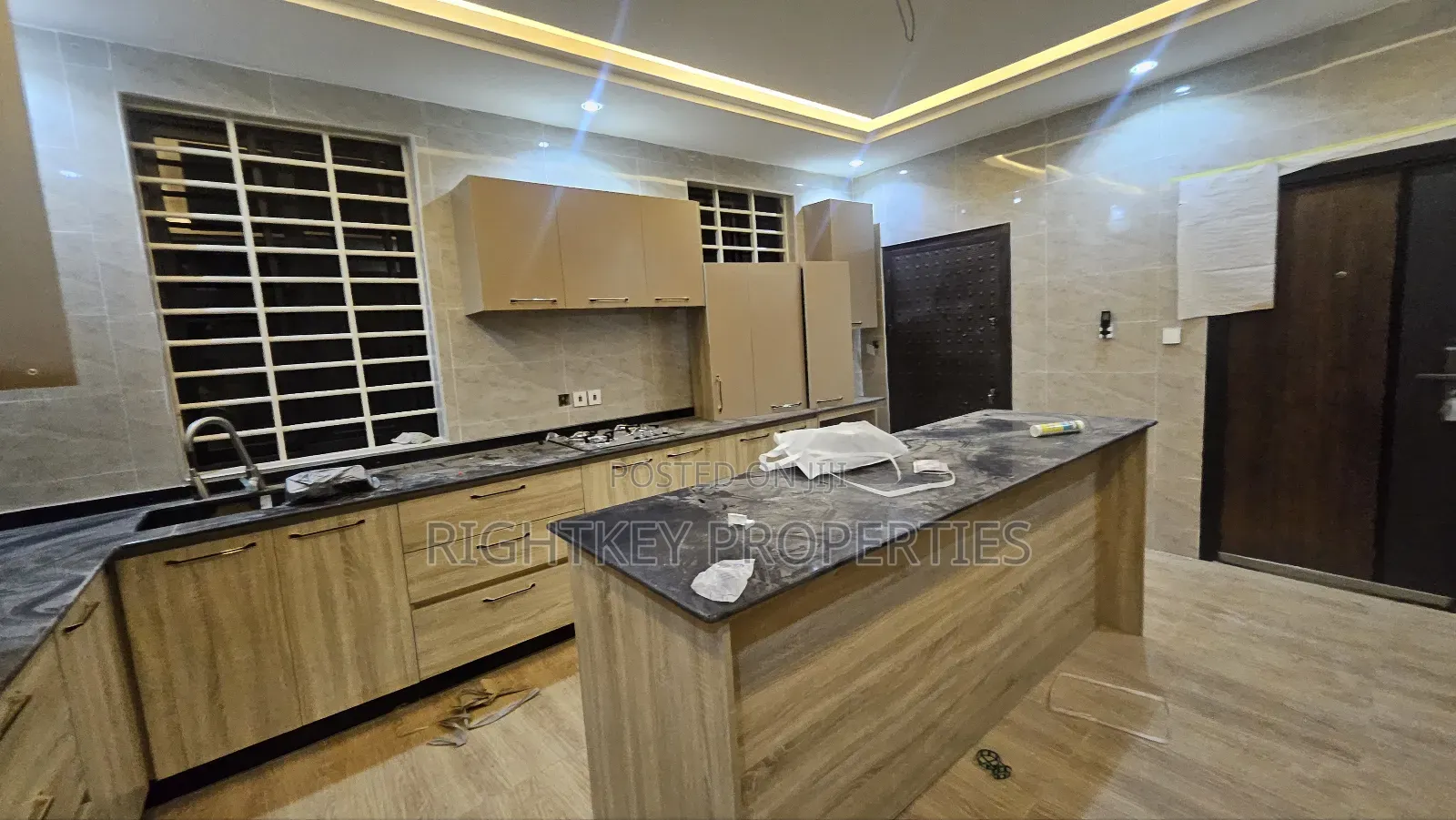 5bdrm House in Rightkey, Kumasi Metropolitan for sale