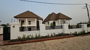 5bdrm House in Rightkey, Kumasi Metropolitan for sale