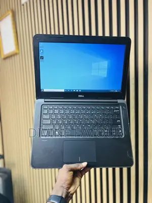 Laptop Dell Latitude 3310 4GB Intel Core i3 SSD 128GB