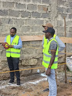 Constructions Artisans Available for Hire