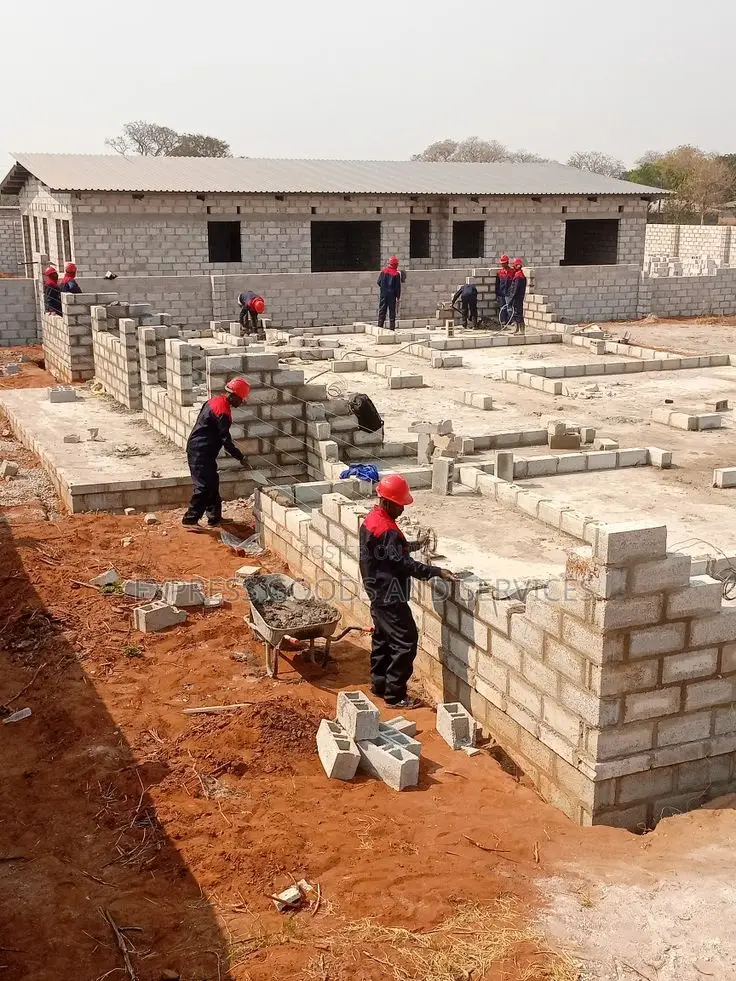 Constructions Artisans Available for Hire