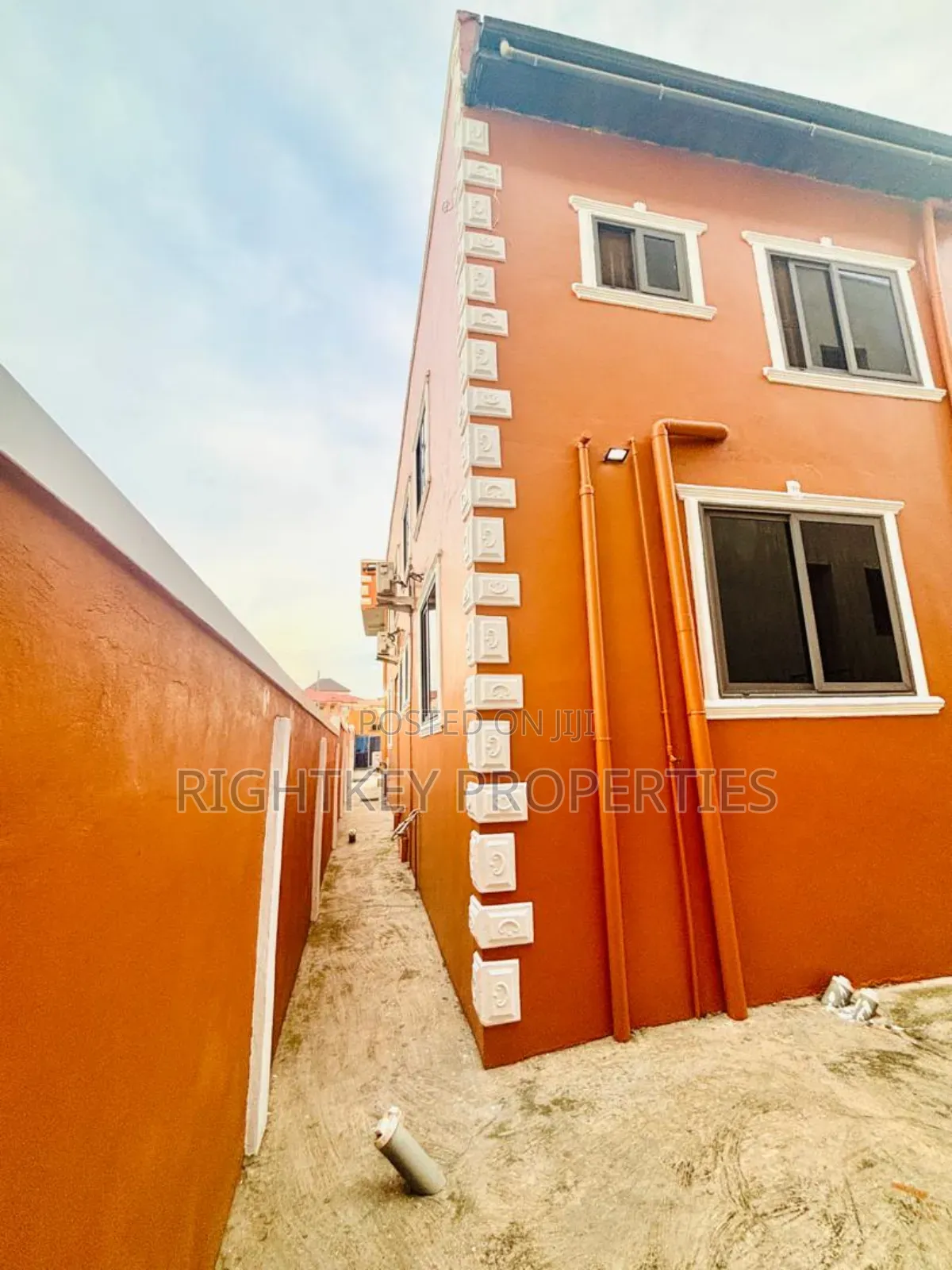5bdrm House in Rightkey, Kumasi Metropolitan for sale