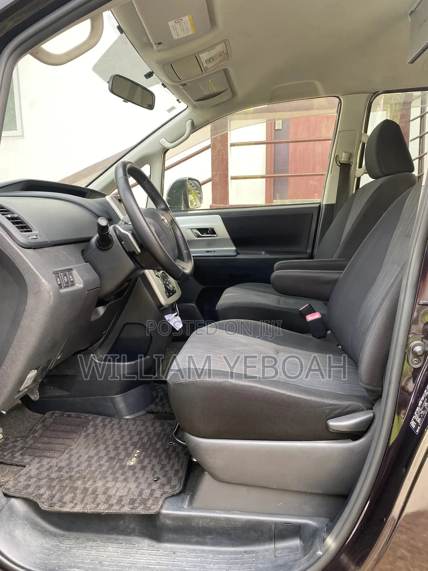 Toyota Voxy 2011 Black