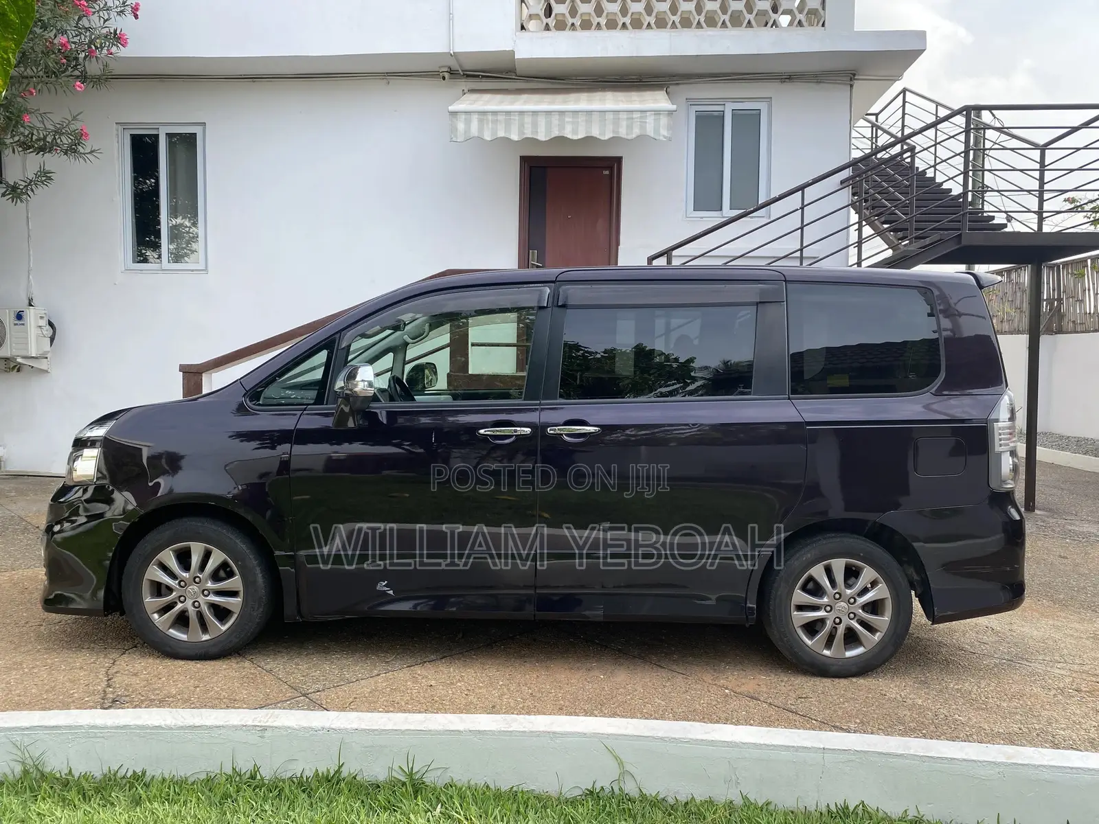 Toyota Voxy 2011 Black