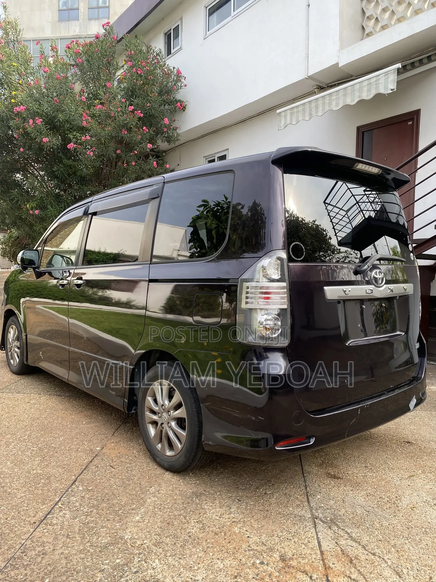 Toyota Voxy 2011 Black
