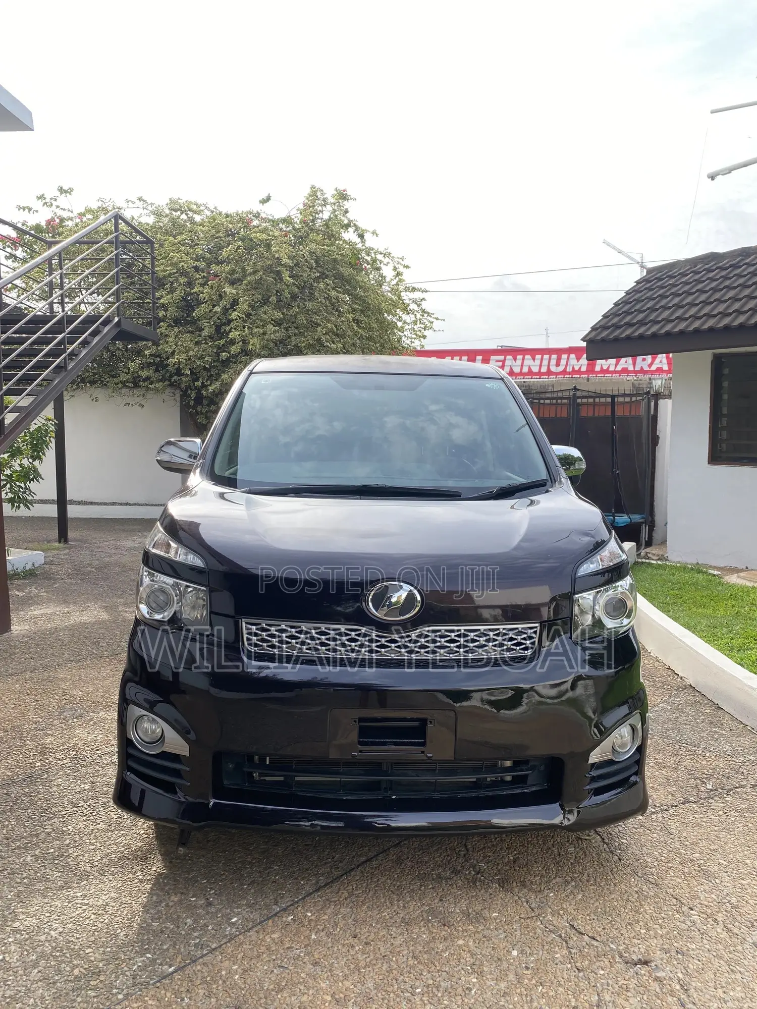 Toyota Voxy 2011 Black