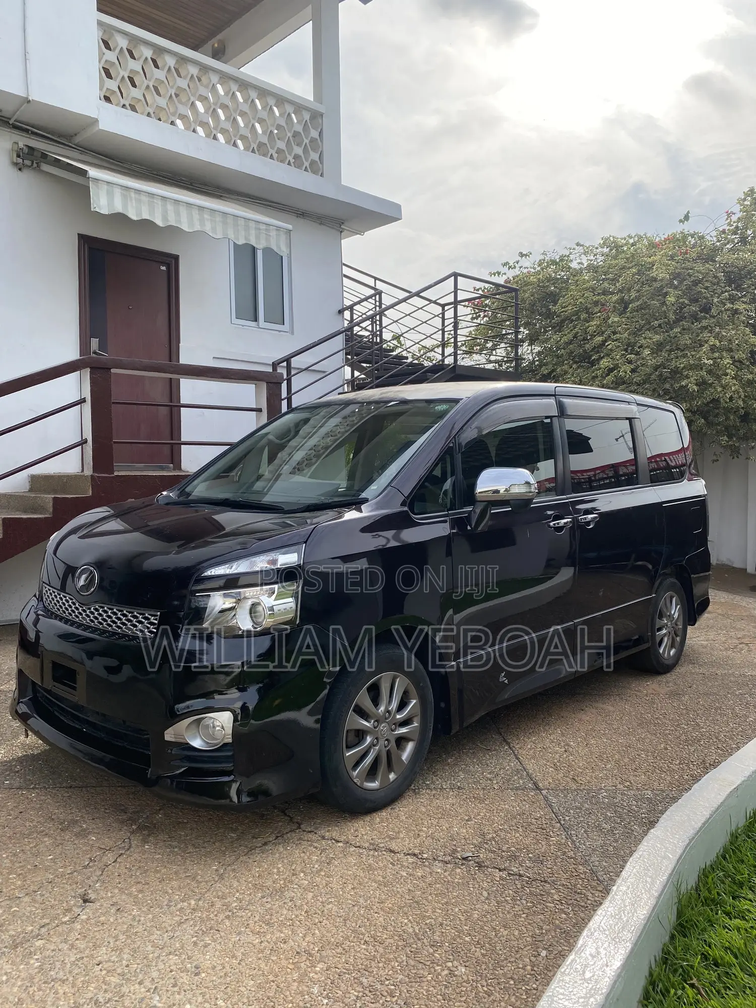 Toyota Voxy 2011 Black