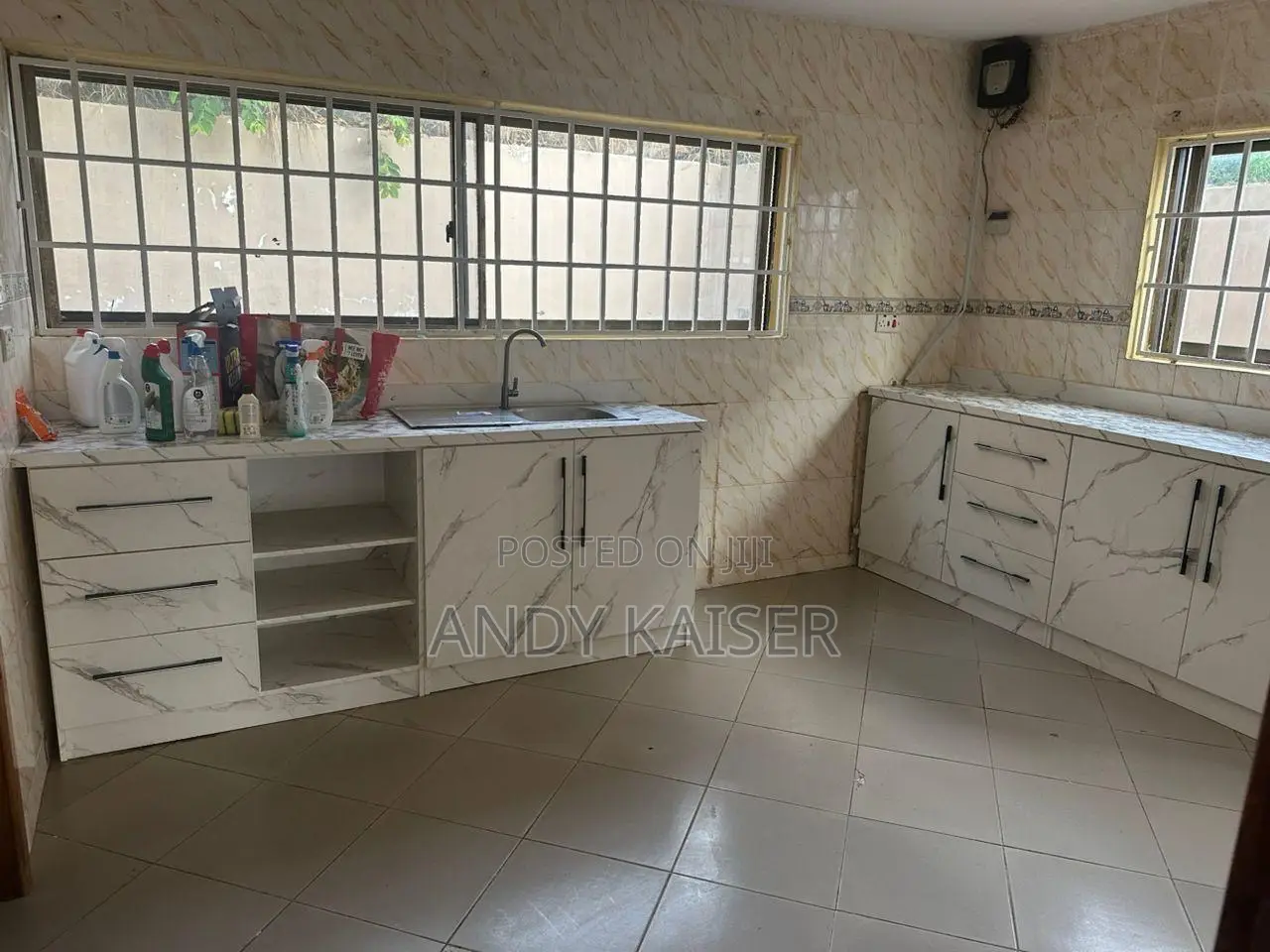 3bdrm Apartment in Police Station for sale
