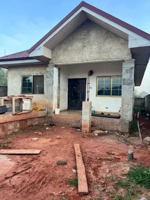 3bdrm House in Mataheko, Afienya for sale