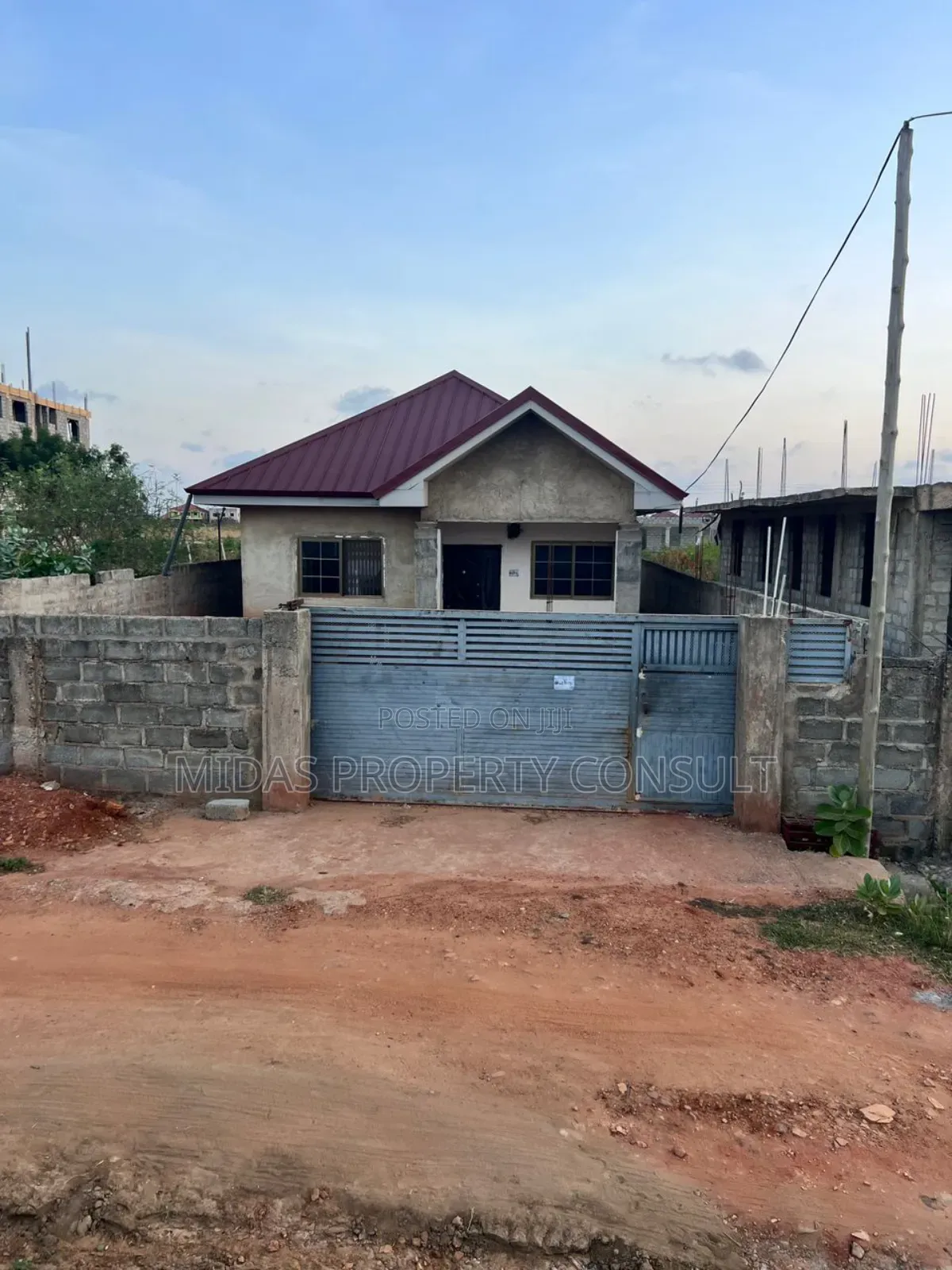 3bdrm House in Mataheko, Afienya for sale