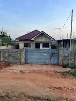 3bdrm House in Mataheko, Afienya for sale