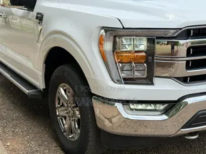Ford F-150 LARIAT 2023 White