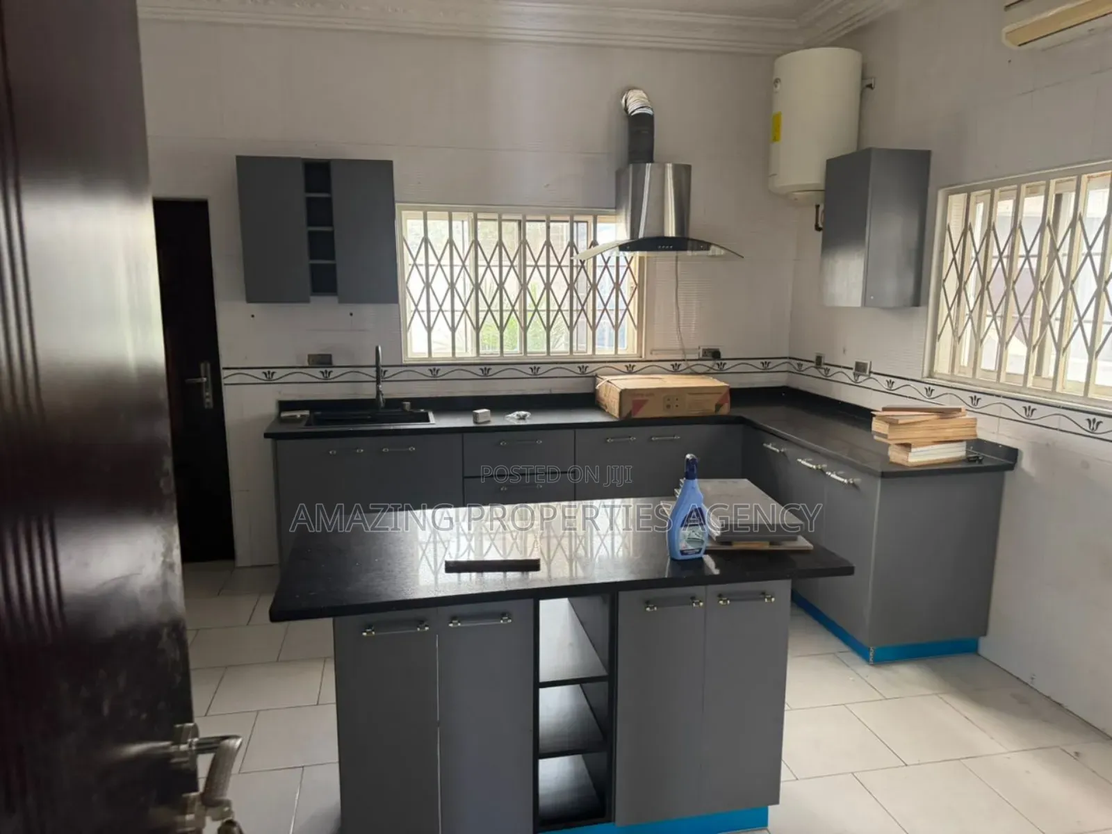 4bdrm Townhouse / Terrace in Cantonment, US Embassy Area for rent