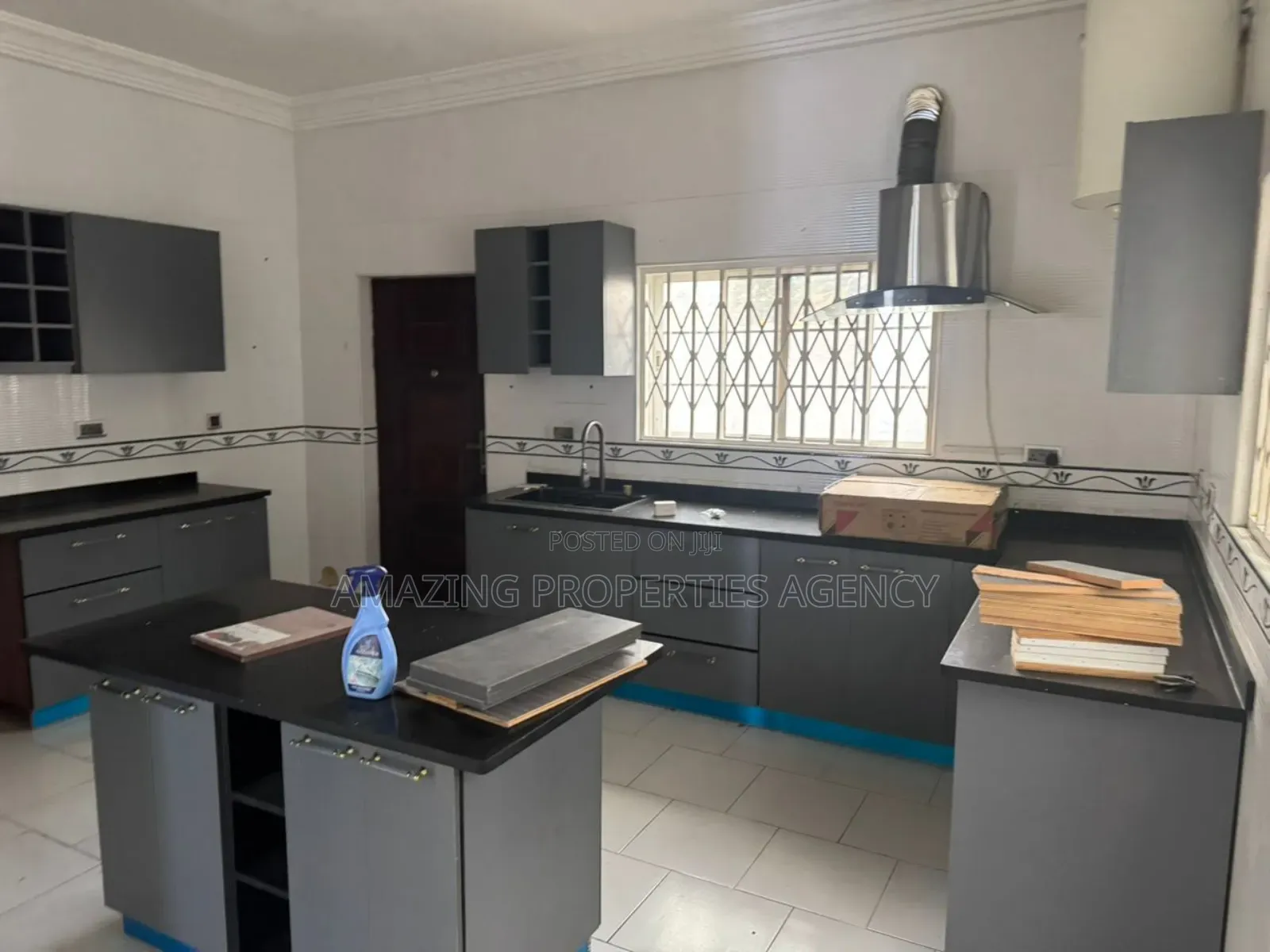 4bdrm Townhouse / Terrace in Cantonment, US Embassy Area for rent