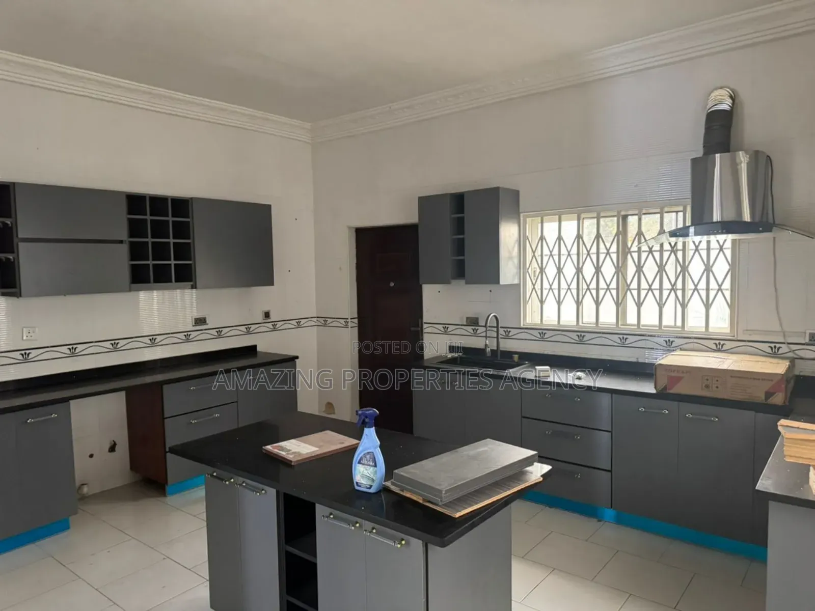 4bdrm Townhouse / Terrace in Cantonment, US Embassy Area for rent