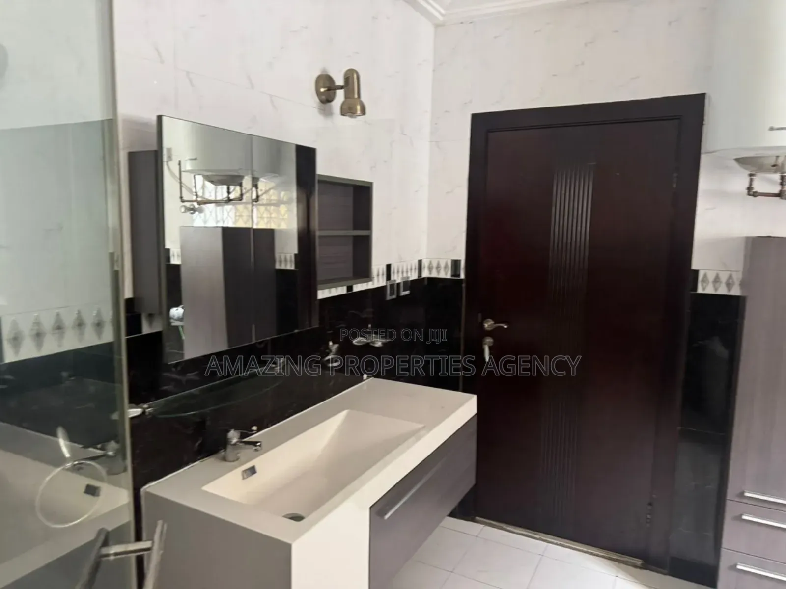 4bdrm Townhouse / Terrace in Cantonment, US Embassy Area for rent