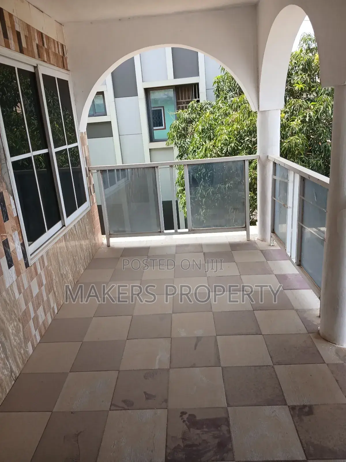 3bdrm Apartment in Mula Property, Ofankor for rent