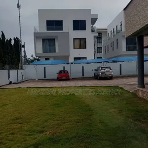 5 Bed Either 2 , Rooms Bq, in Cantonments