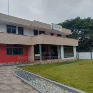 5 Bed Either 2 , Rooms Bq, in Cantonments