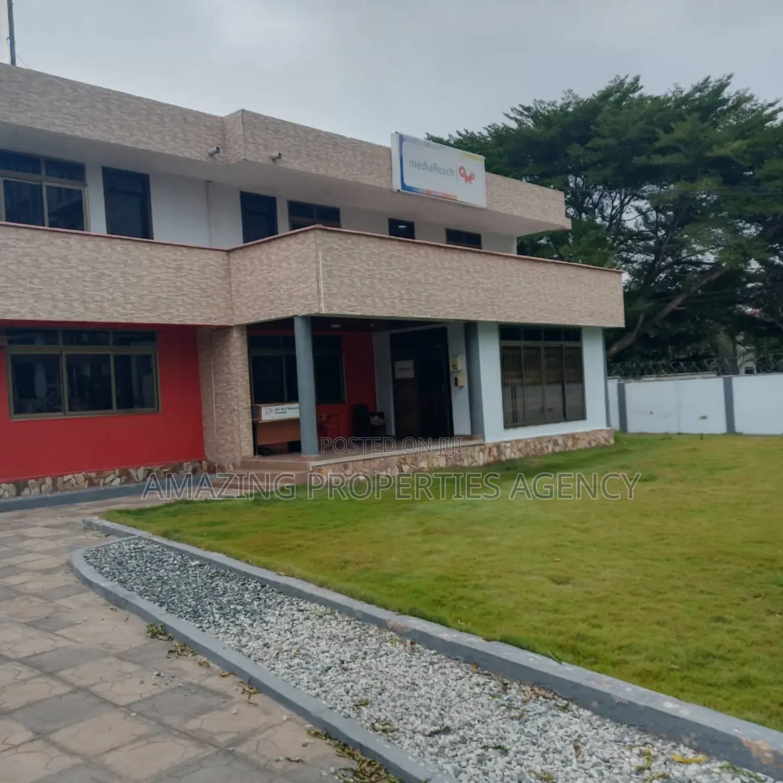 5 Bed Either 2 , Rooms Bq, in Cantonments