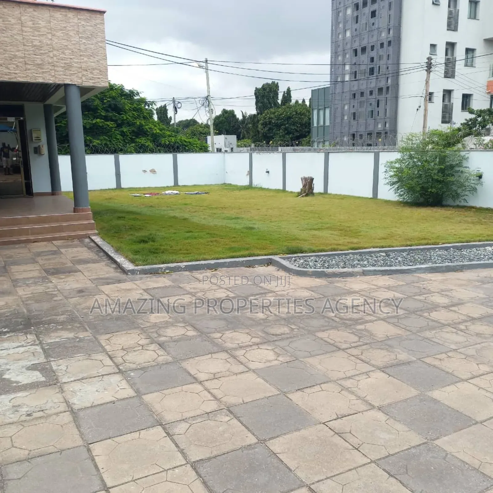 5 Bed Either 2 , Rooms Bq, in Cantonments