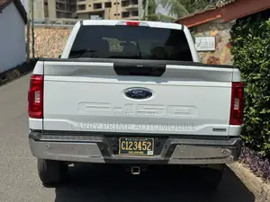 Ford F-150 XLT 2022 White