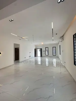 3bdrm House in Ashaley Botwe, Lake Side Estate for sale