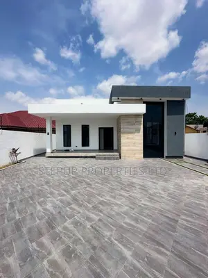 3bdrm House in Ashaley Botwe, Lake Side Estate for sale