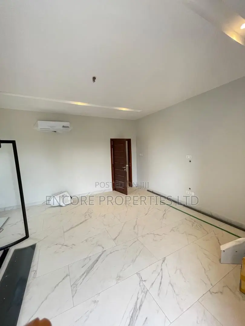 4bdrm Apartment in Oyarifa for sale