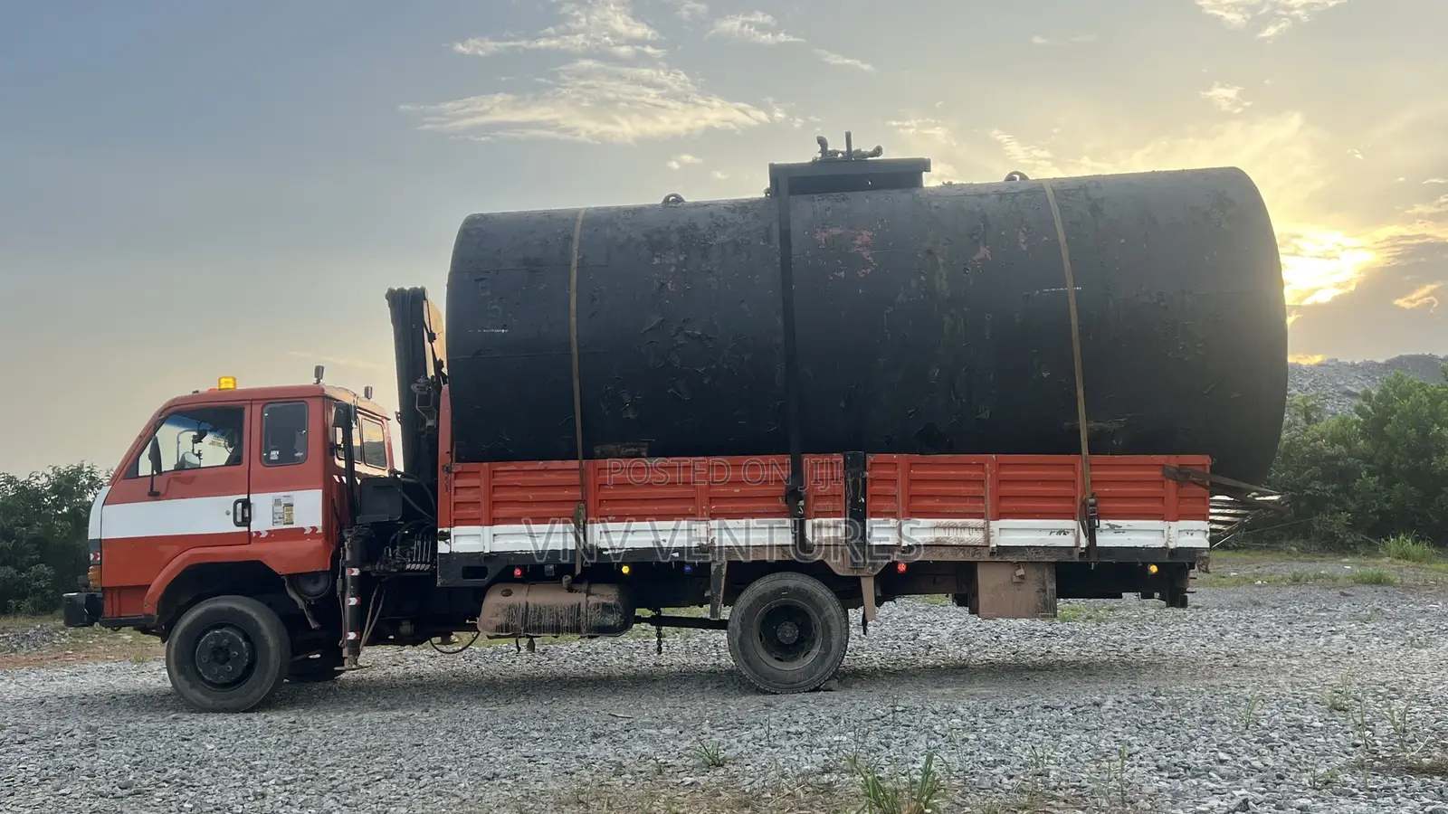 Self Loader Crane Trucks and Towing Trucks for Hiring