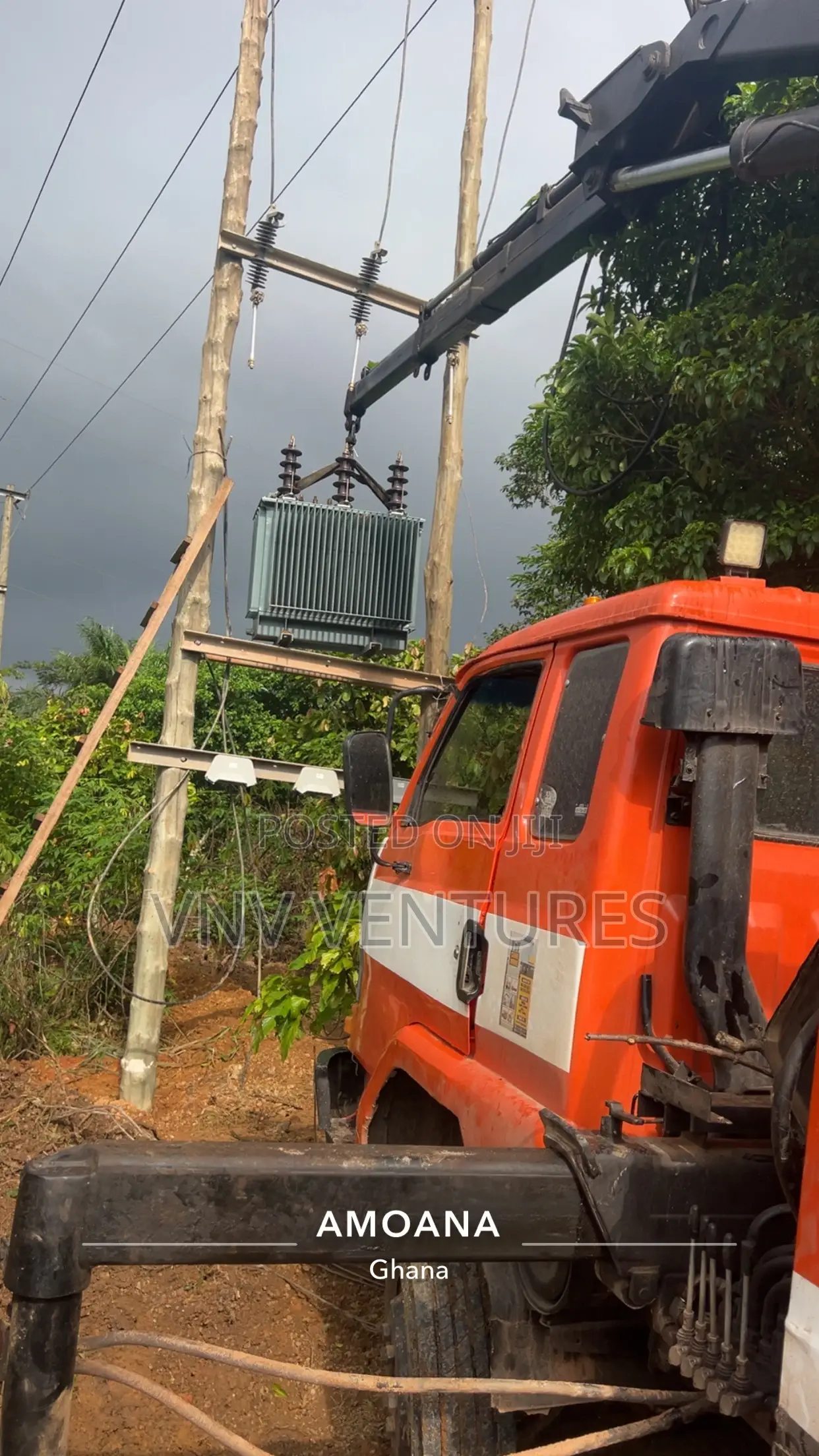Self Loader Crane Trucks and Towing Trucks for Hiring