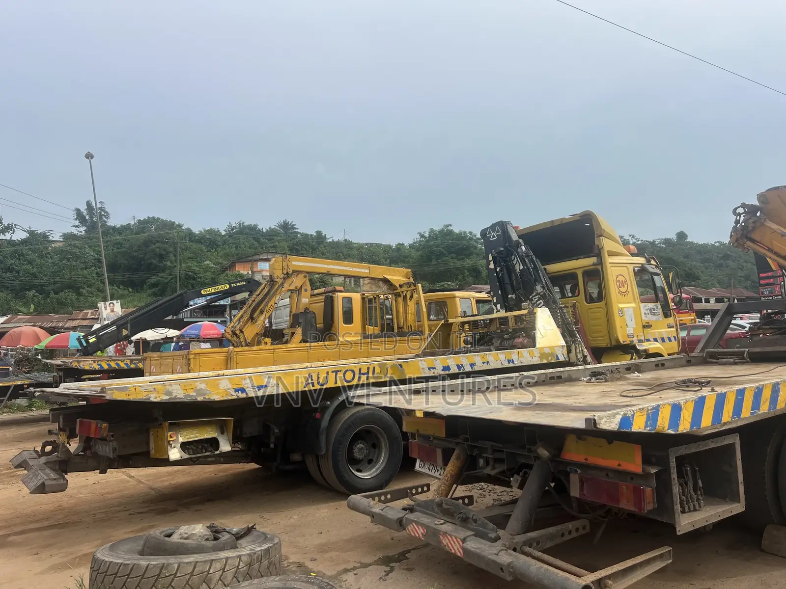 Self Loader Crane Trucks and Towing Trucks for Hiring