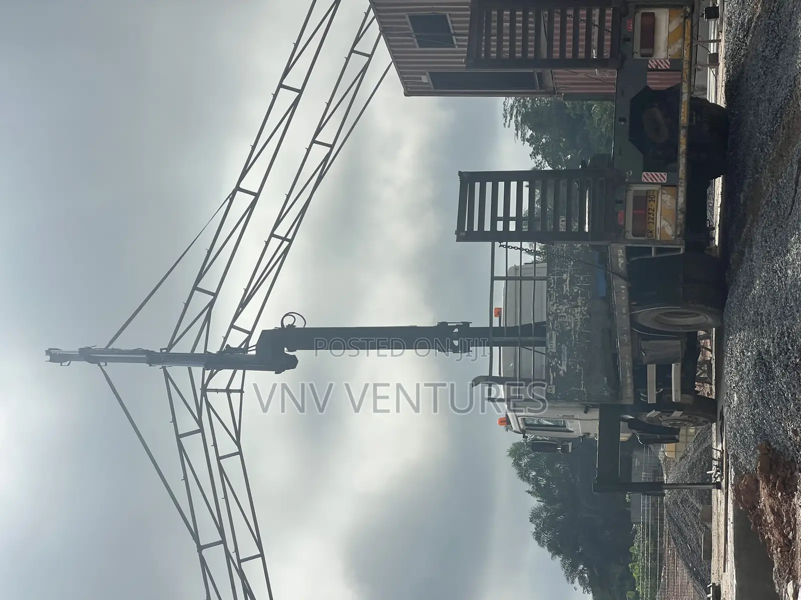 Self Loader Crane Trucks and Towing Trucks for Hiring