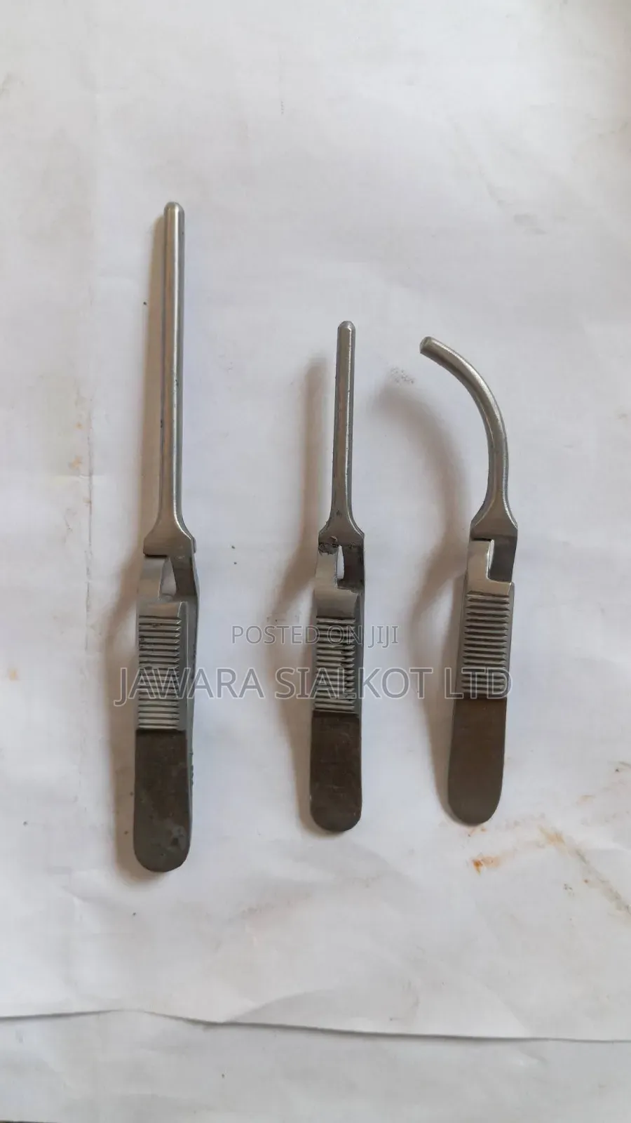 Debakey Straight and Curved Cross Action Bulldog Clamp