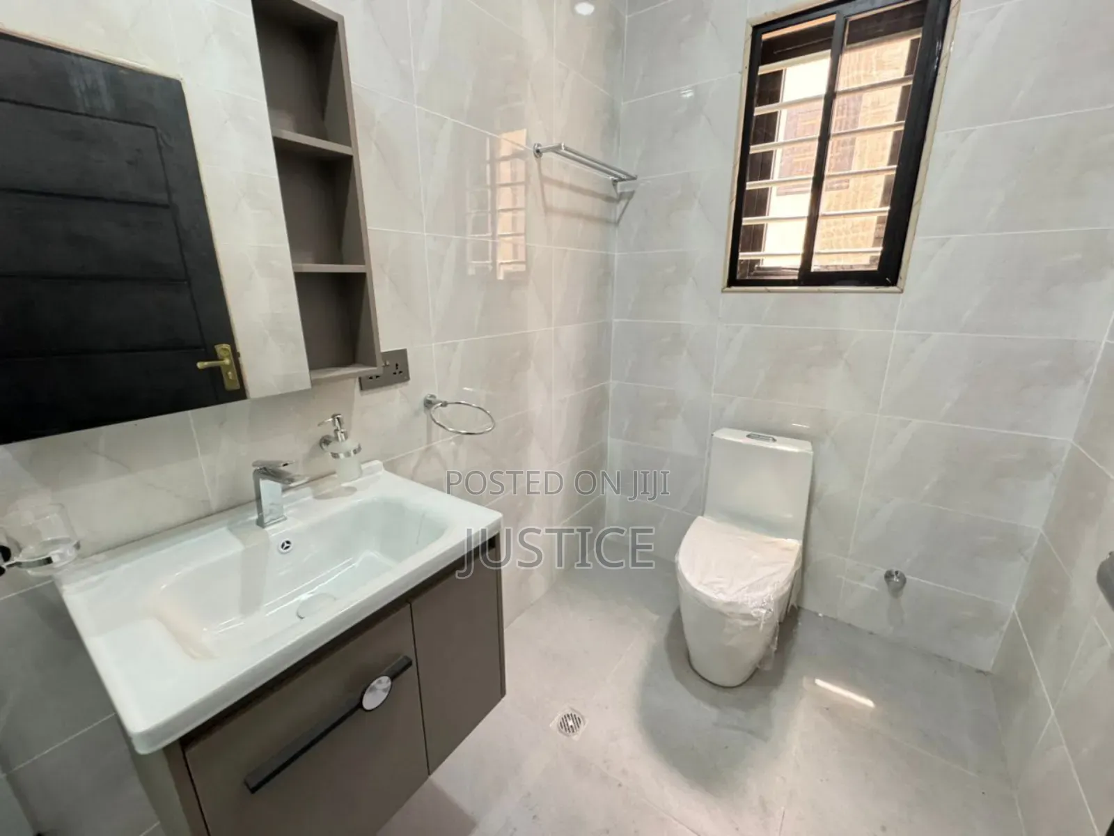 4bdrm House in Kouttan Estate, Owusu Ansah for sale