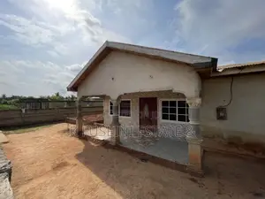 3bdrm House in K Fuseini Estate, Kumasi Metropolitan for sale