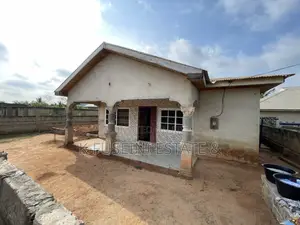 3bdrm House in K Fuseini Estate, Kumasi Metropolitan for sale