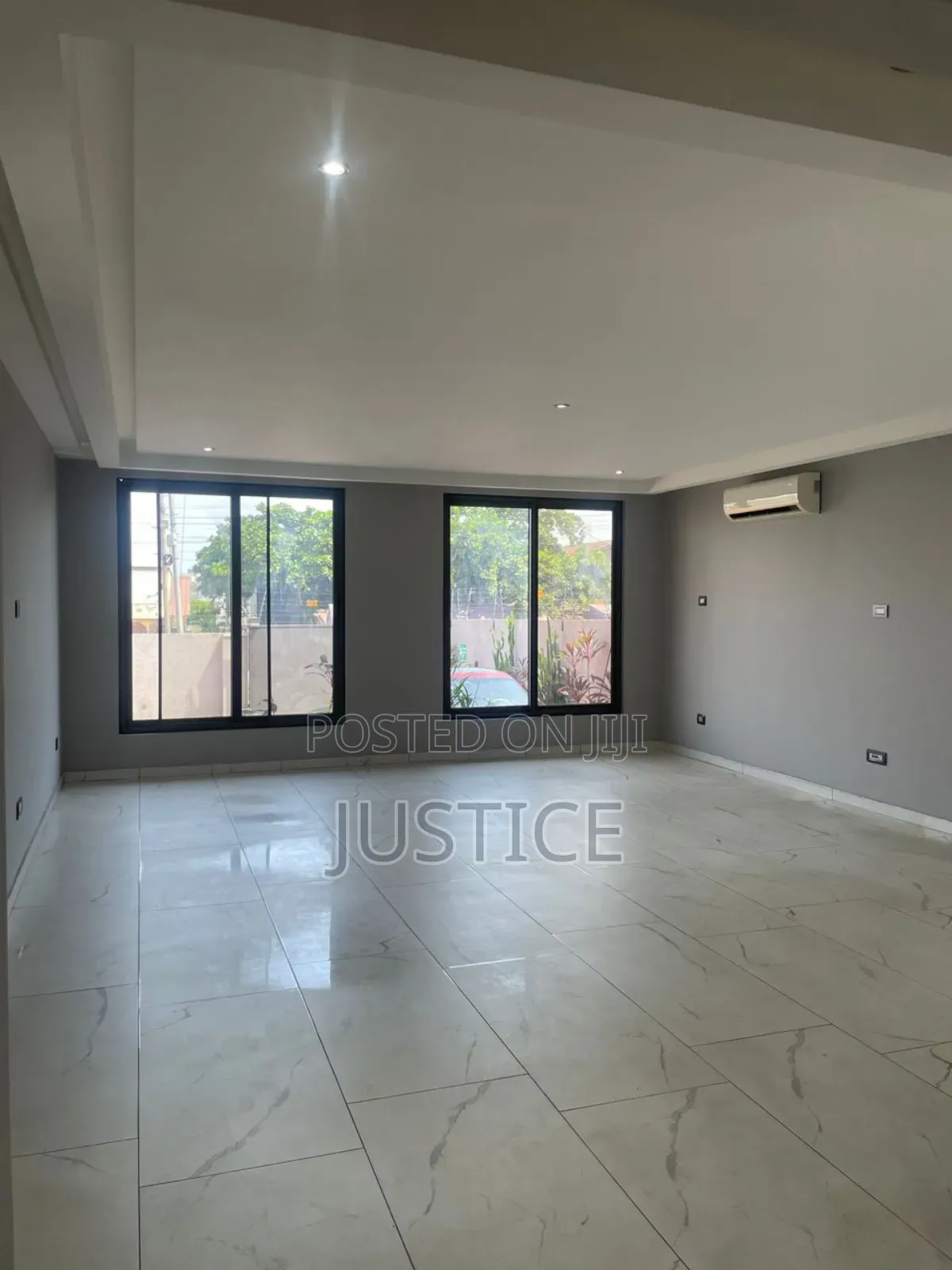 5bdrm House in East Legon Central, Boundary Road Area for rent