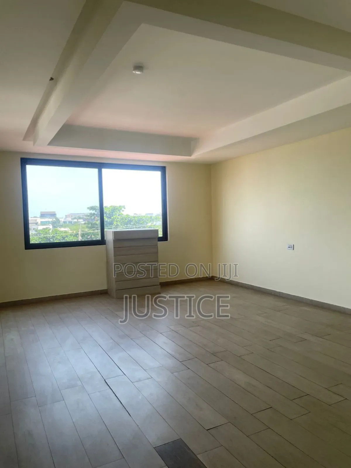 5bdrm House in East Legon Central, Boundary Road Area for rent