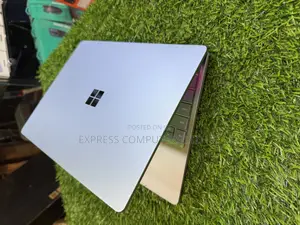 Laptop Microsoft Surface Laptop Go 8GB Intel Core i5 SSD 128GB