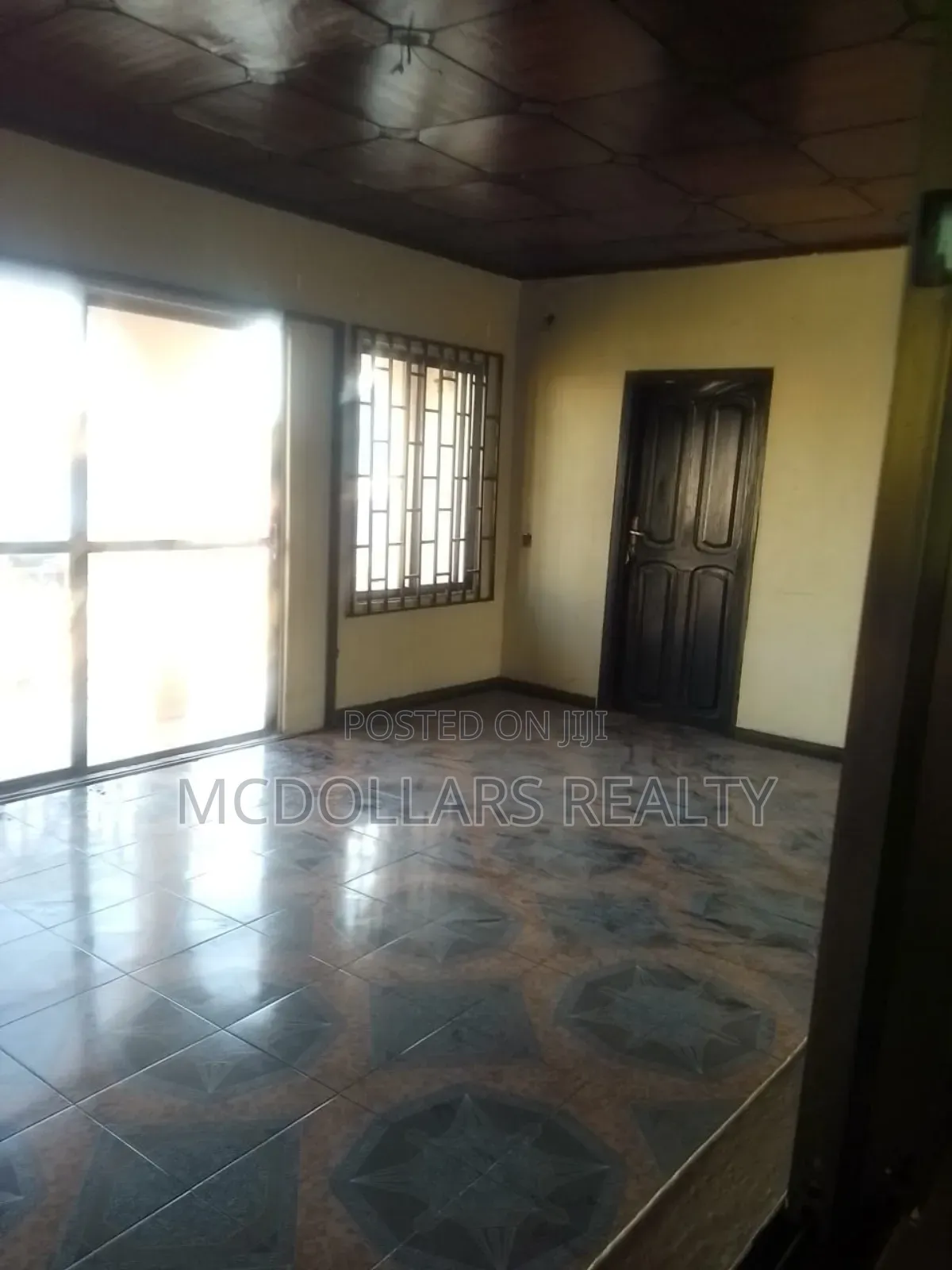 3 Bedroom Apartment for Rent, Roadside, Top, Can Go for Office