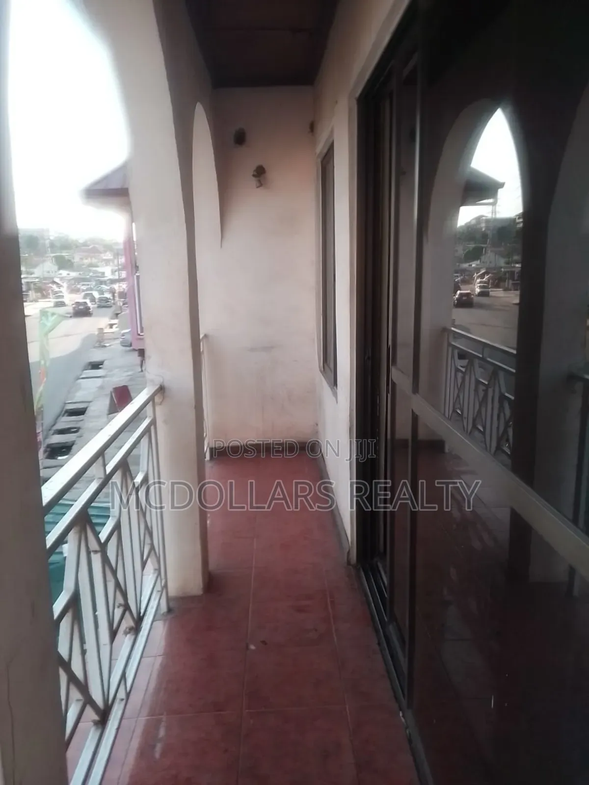 3 Bedroom Apartment for Rent, Roadside, Top, Can Go for Office